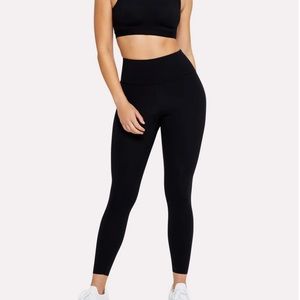 Fabletics Yitty Black Ultralift Bootysculpt 7/8 Performance Leggings Size Small